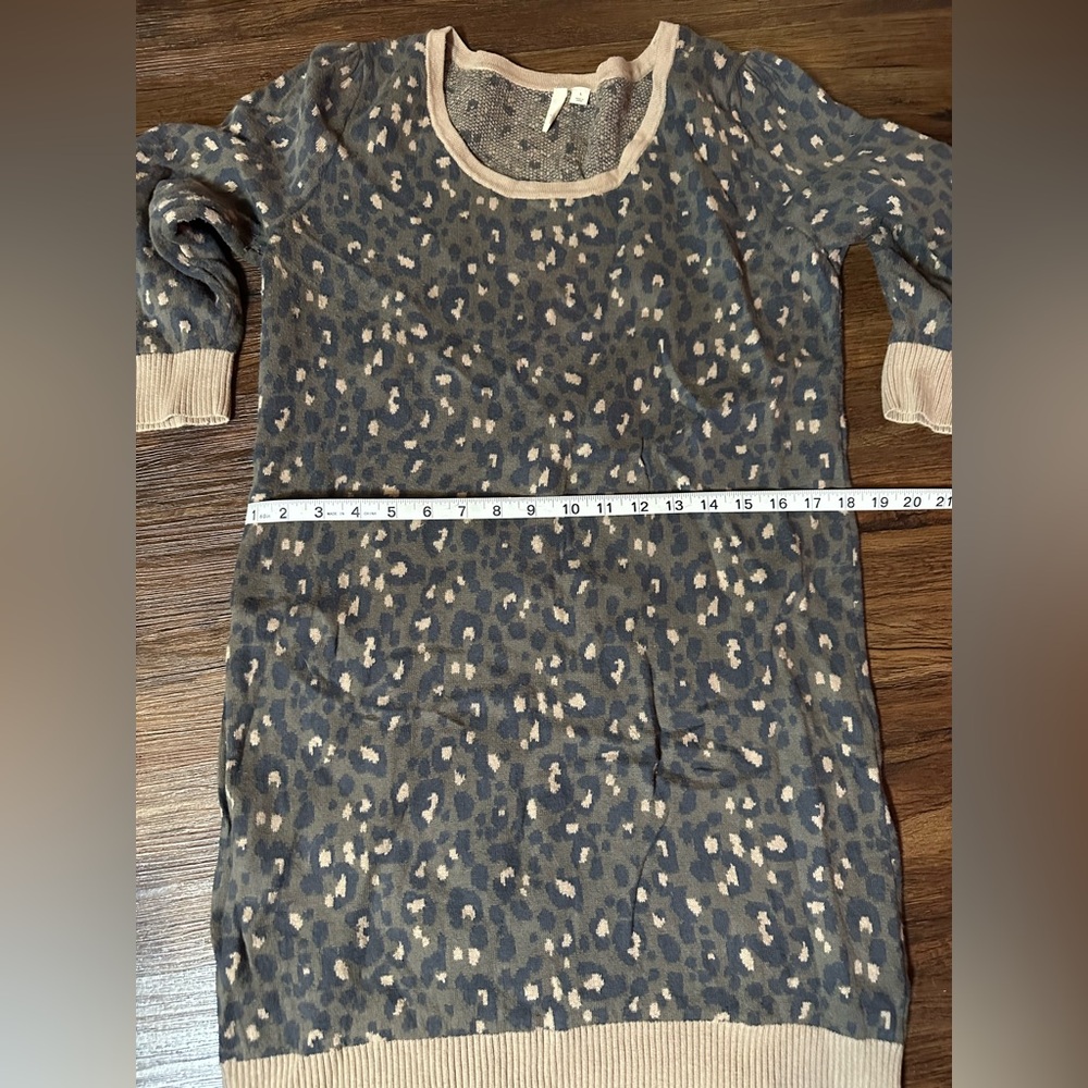 Women's Grey Leopard Print Knit Dress with Cream Trim - Picture 6 of 7